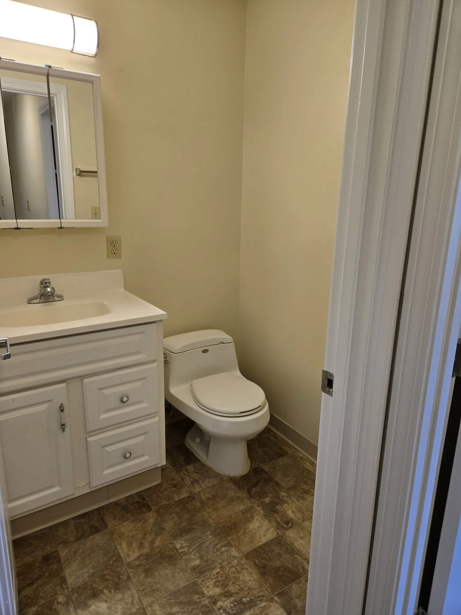 2 bed, 1.5 bath apartment for rent at 2251 Washington St Unit 1, Newton Lower Falls — photo 11 of 13