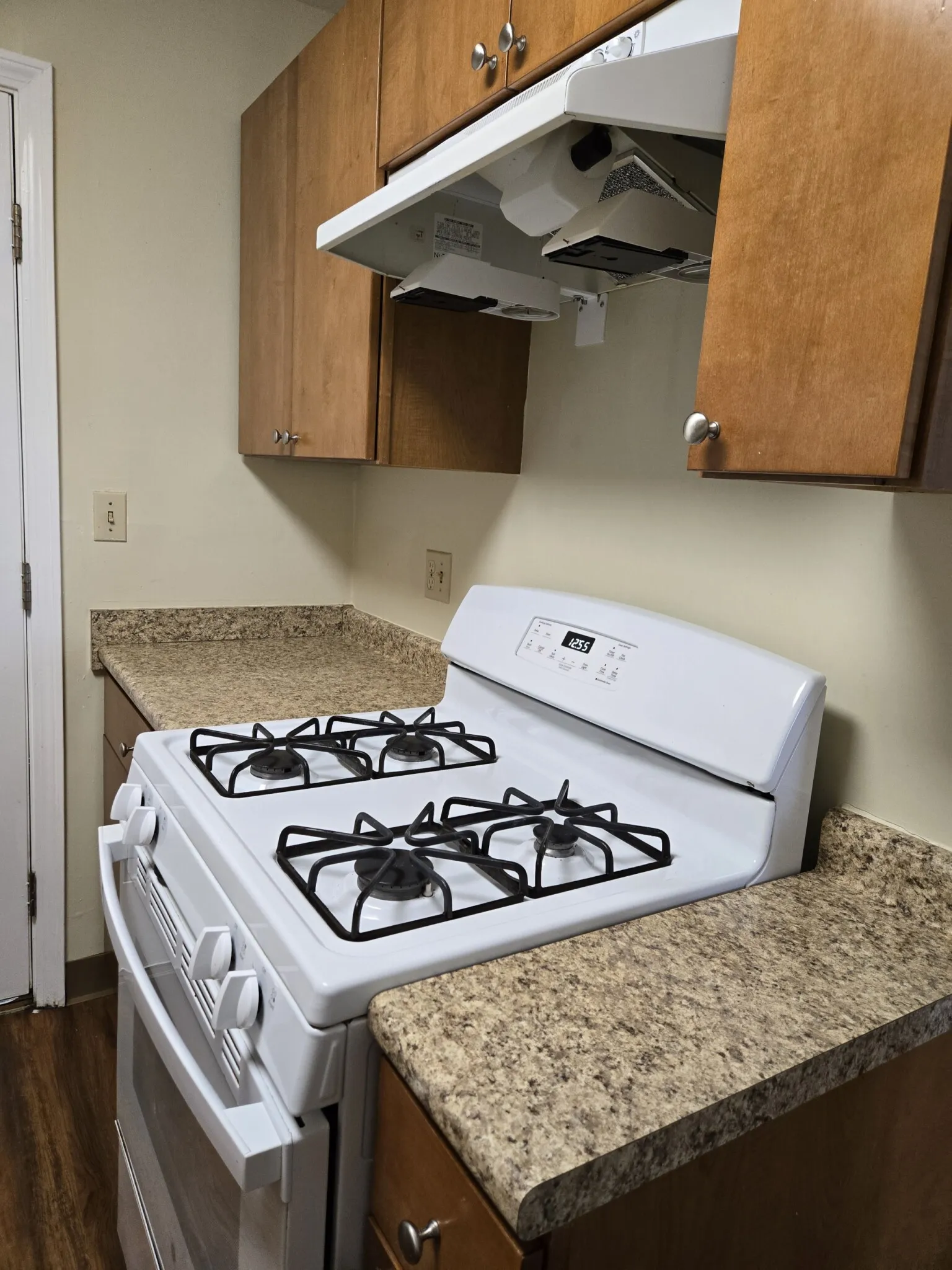 2 bed, 1.5 bath apartment for rent at 2251 Washington St Unit 1, Newton Lower Falls — photo 5 of 13