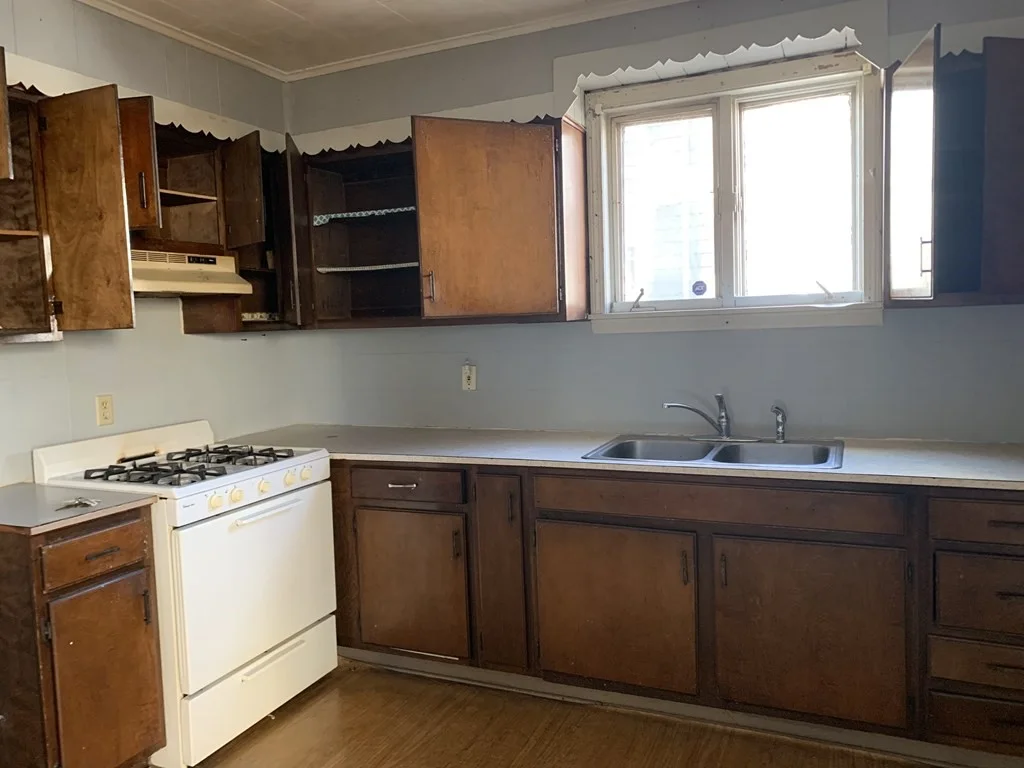 3 bed, 1 bath apartment for rent at 226 Brightman St Unit 1 west, Fall River
