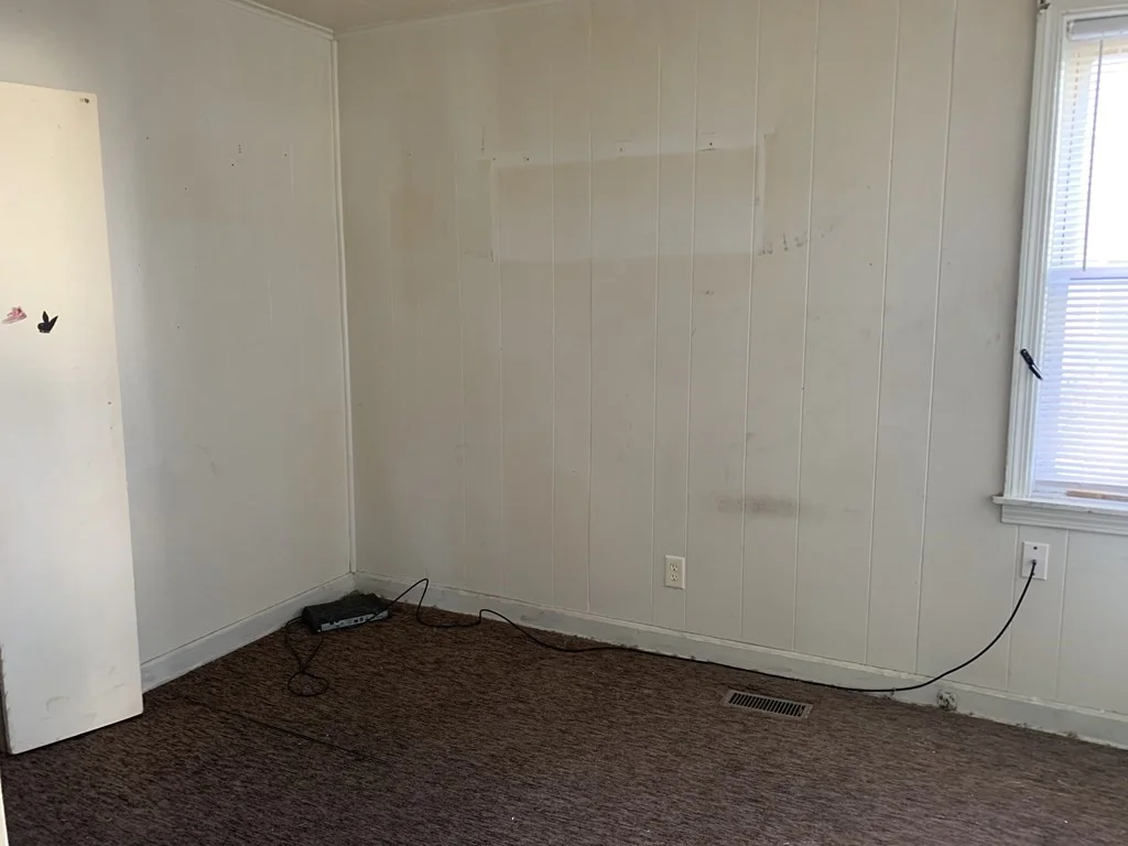 3 bed, 1 bath apartment for rent at 226 Brightman St Unit 1 west, Fall River — photo 5 of 8