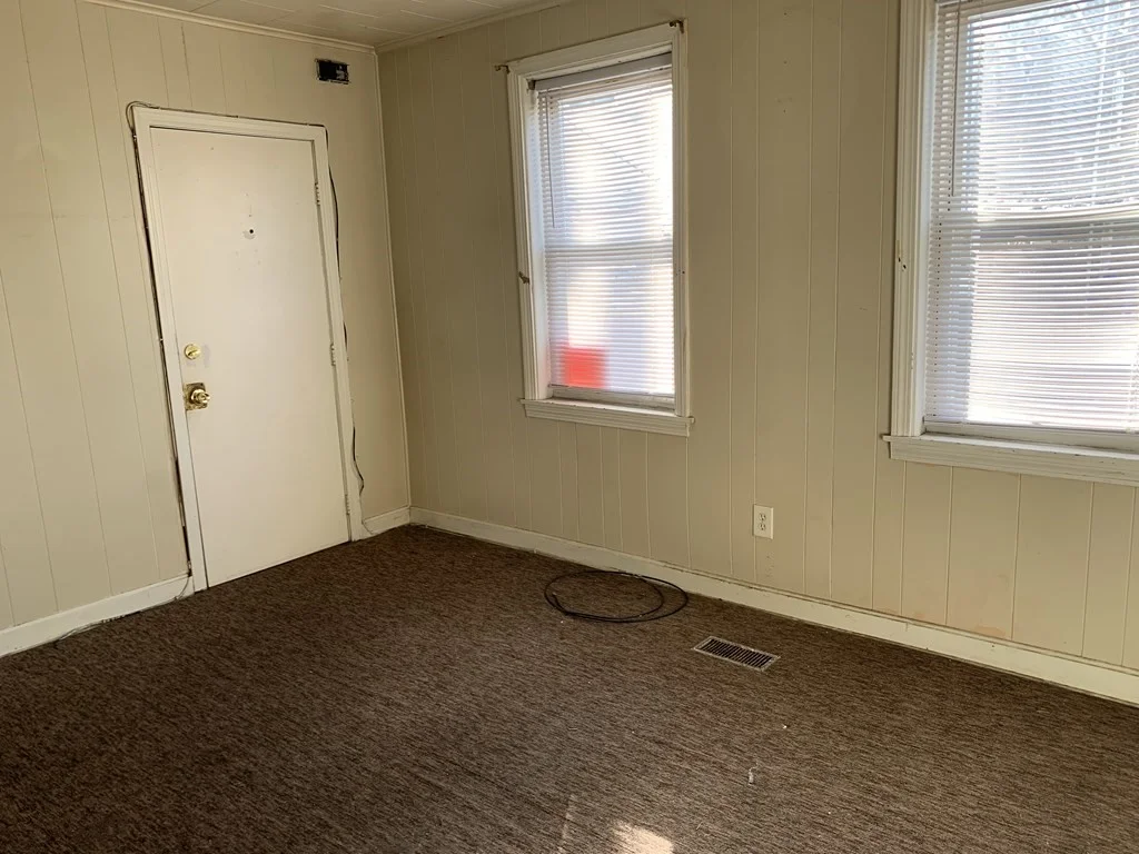 3 bed, 1 bath apartment for rent at 226 Brightman St Unit 1 west, Fall River — photo 3 of 8
