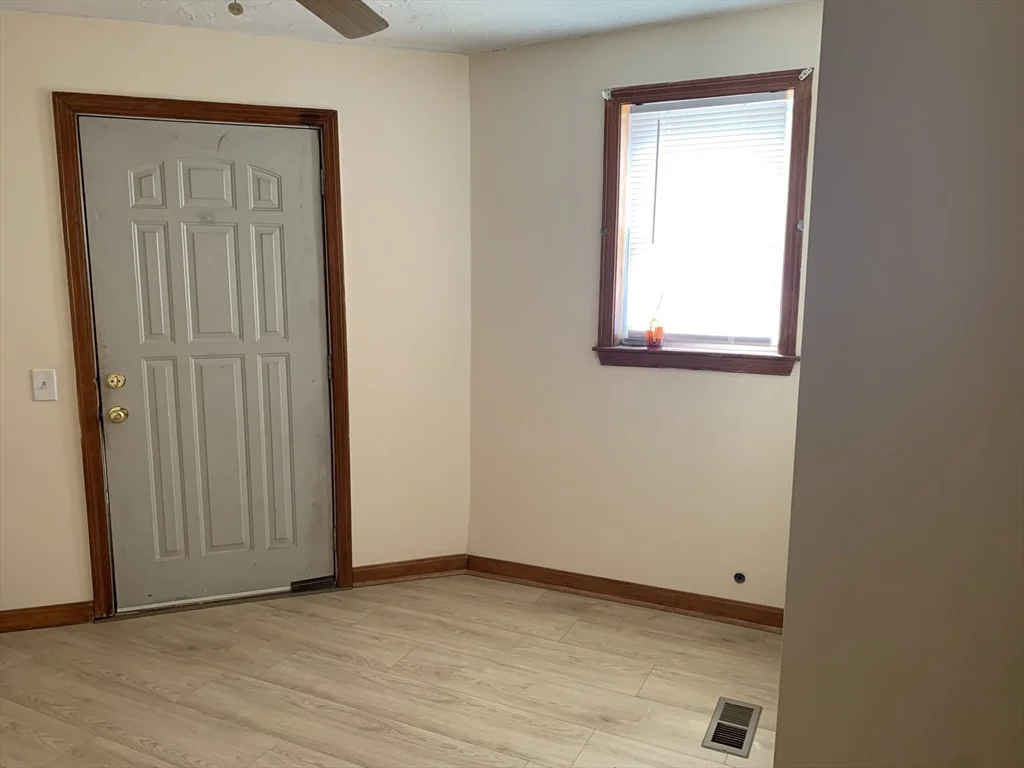 2 bed, 1 bath apartment for rent at 226 Brightman Unit 1 South, Fall River — photo 3 of 11