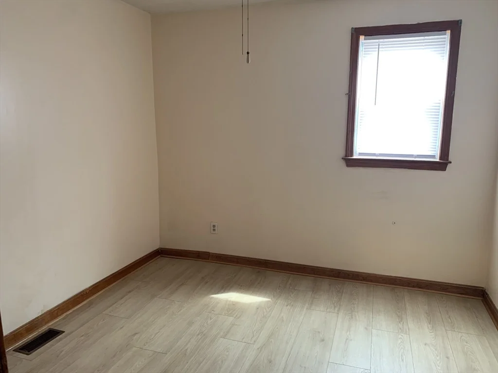 2 bed, 1 bath apartment for rent at 226 Brightman Unit 1 South, Fall River — photo 5 of 11