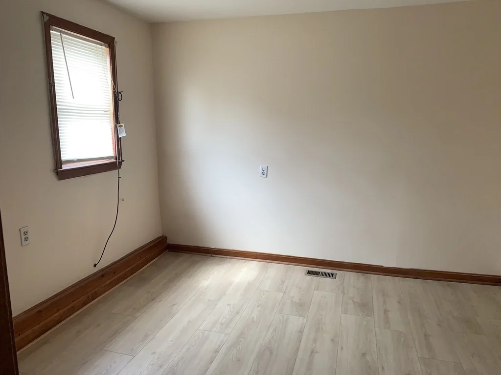 2 bed, 1 bath apartment for rent at 226 Brightman Unit 1 South, Fall River — photo 6 of 11