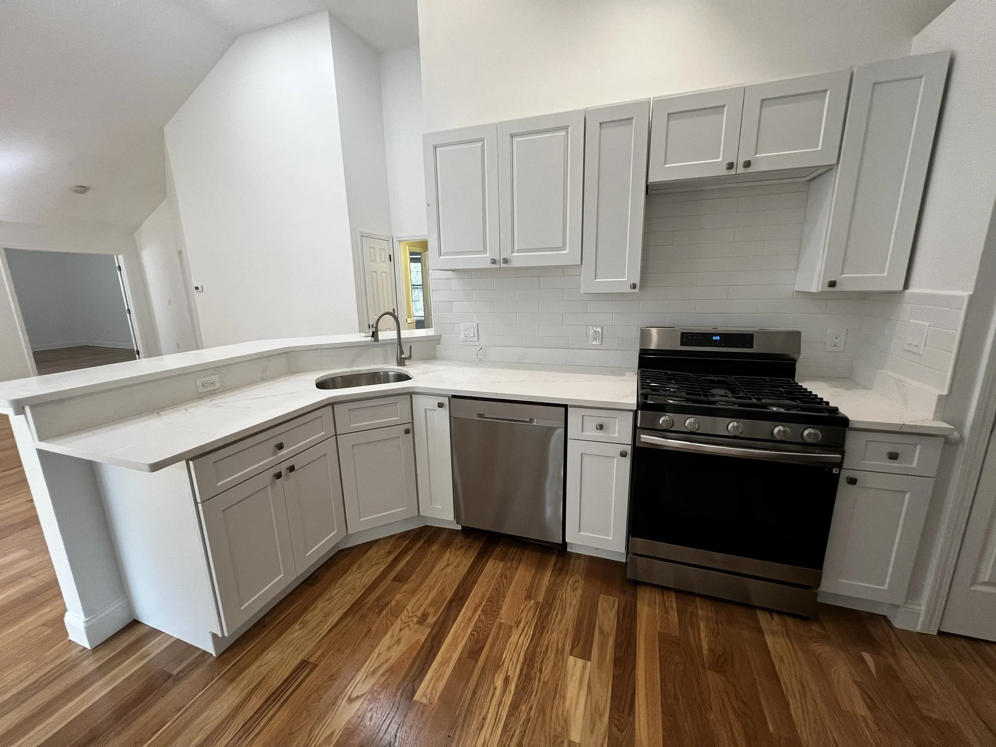3 bed, 2 bath apartment for rent at 226 Dicenzo Blvd Unit 226, Marlborough — photo 3 of 42