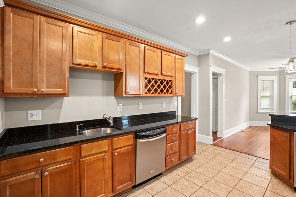 3 bed, 1 bath apartment for rent at 226 E Cottage St Unit 1, Dorchester — photo 8 of 14