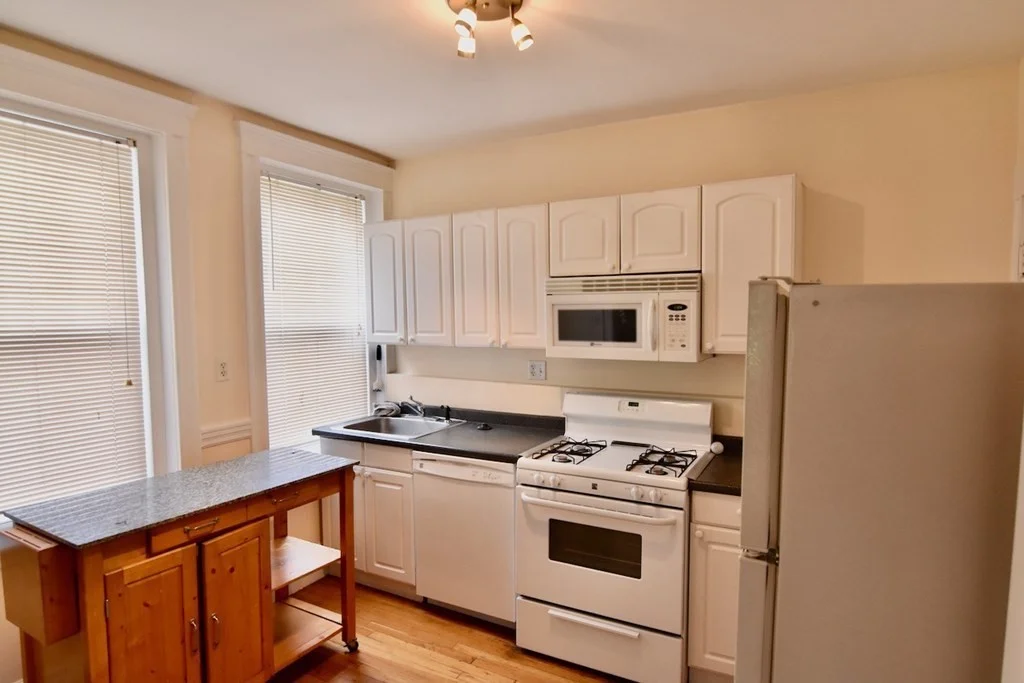 1 bed, 1 bath apartment for rent at 226 Jamaicaway Unit 4, Jamaica Plain — photo 12 of 25