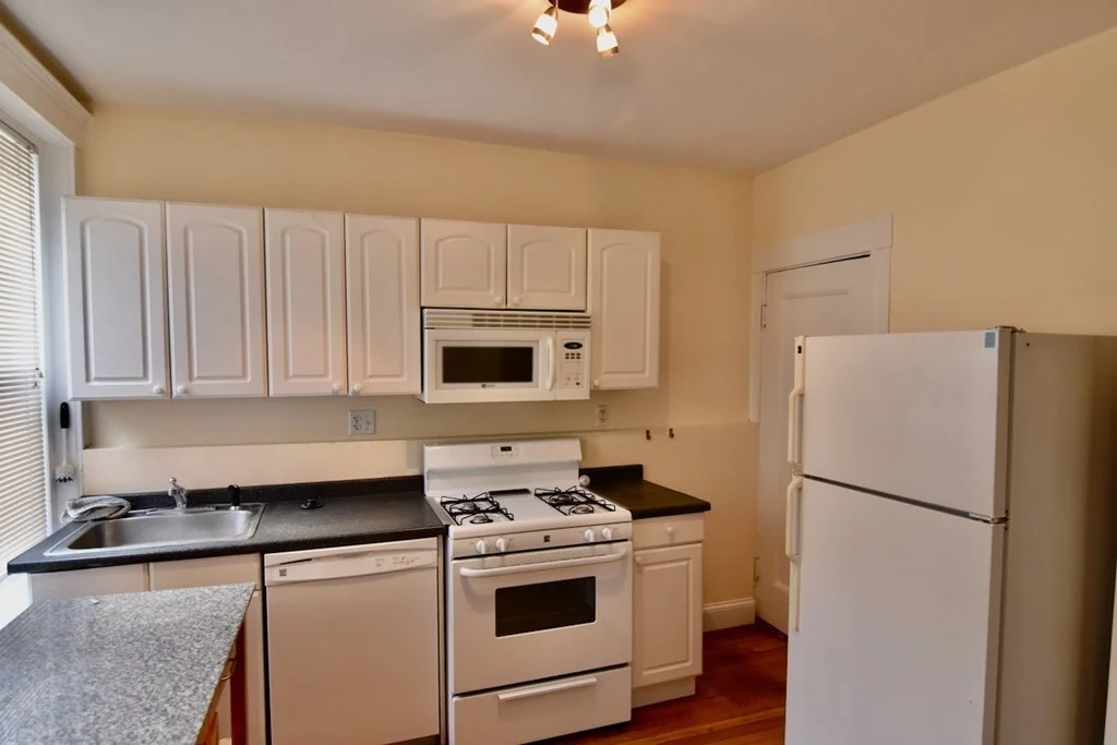 1 bed, 1 bath apartment for rent at 226 Jamaicaway Unit 4, Jamaica Plain — photo 9 of 25