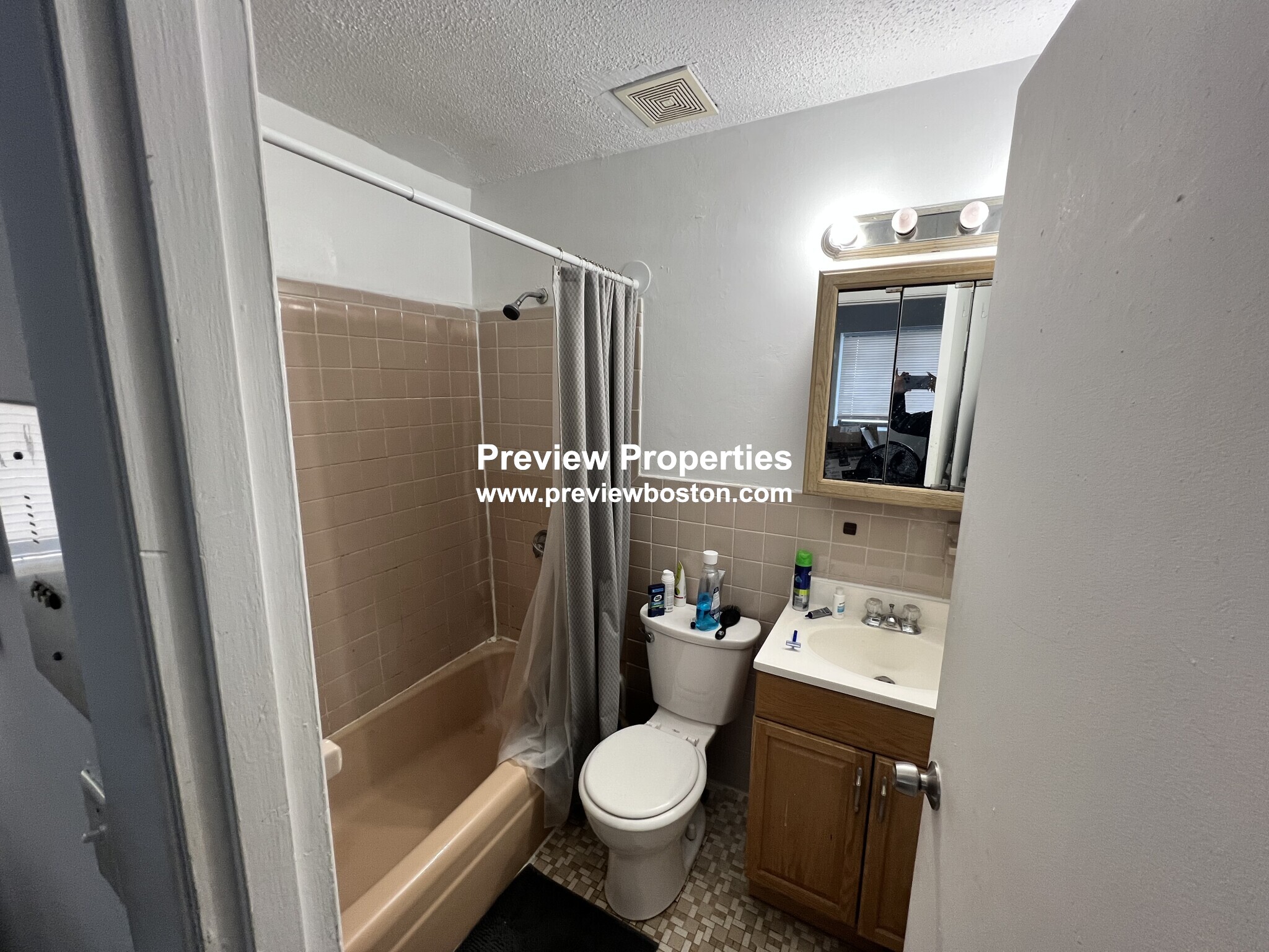 Studio bed, 1 bath apartment for rent at 226 Parker Hill Ave Unit 3P, Mission Hill — photo 2 of 6