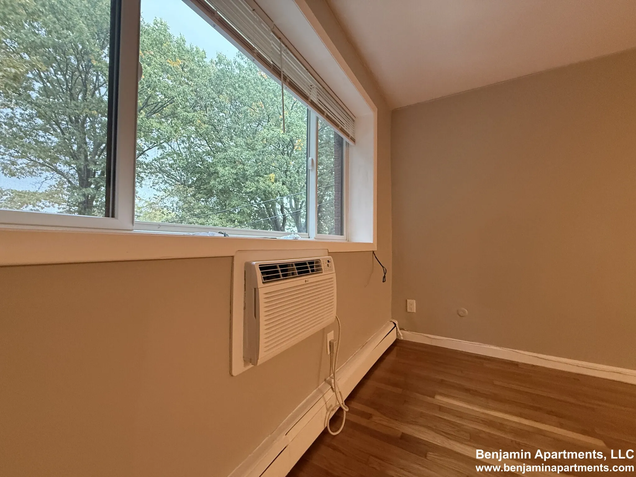 2 bed, 1 bath apartment for rent at 226 Parker Hill Ave Unit 7A, Mission Hill — photo 4 of 15