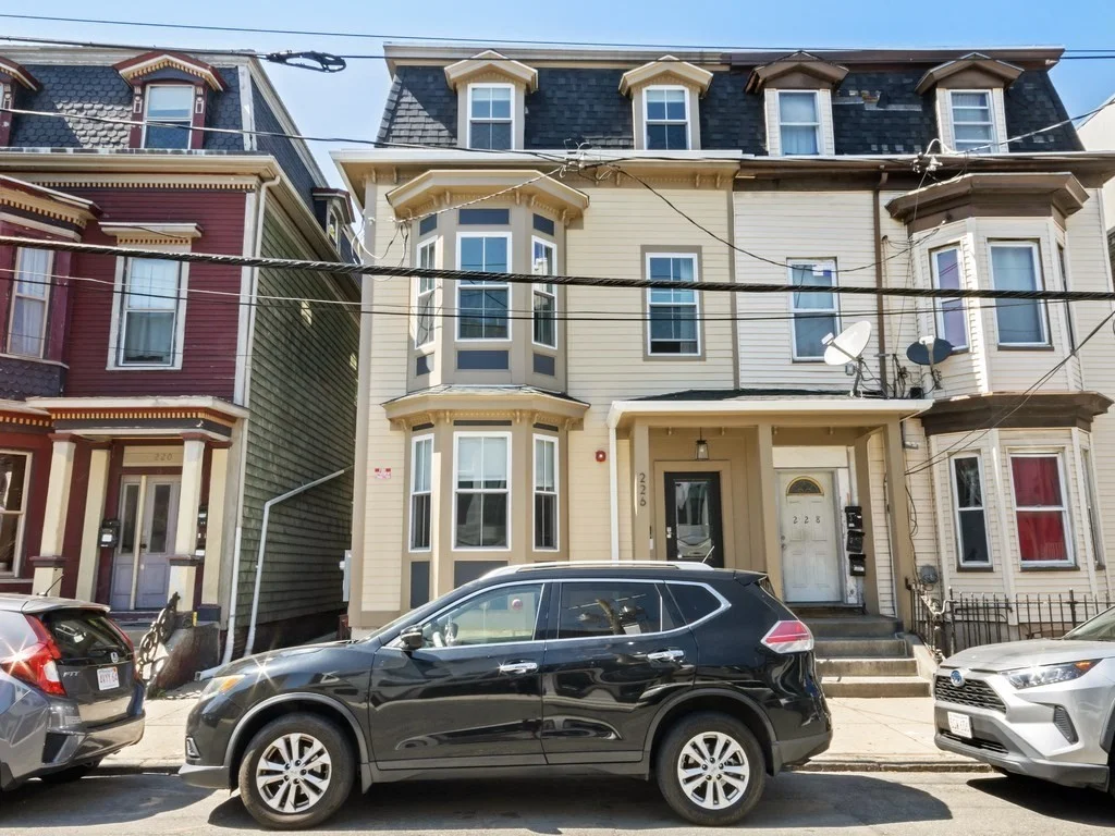 2 bed, 2 bath apartment for rent at 226 Saratoga St, East Boston — photo 2 of 23