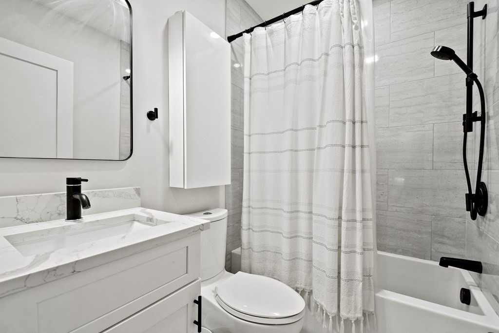 2 bed, 2 bath apartment for rent at 226 Saratoga St Unit 2, East Boston — photo 14 of 21