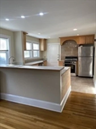 2 bed, 1 bath apartment for rent at 226 Washington St Unit 1, Winchester — photo 5 of 19