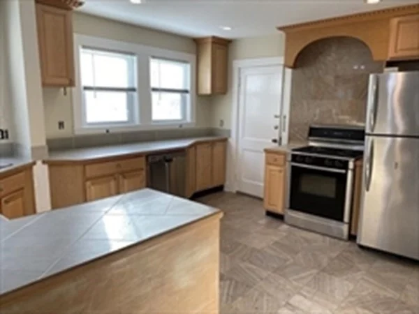 2 bed, 1 bath apartment for rent at 226 Washington St Unit 1, Winchester — photo 7 of 19