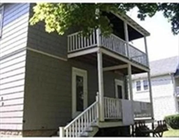 2 bed, 1 bath apartment for rent at 226 Washington St Unit 1A, Winchester — photo 2 of 21