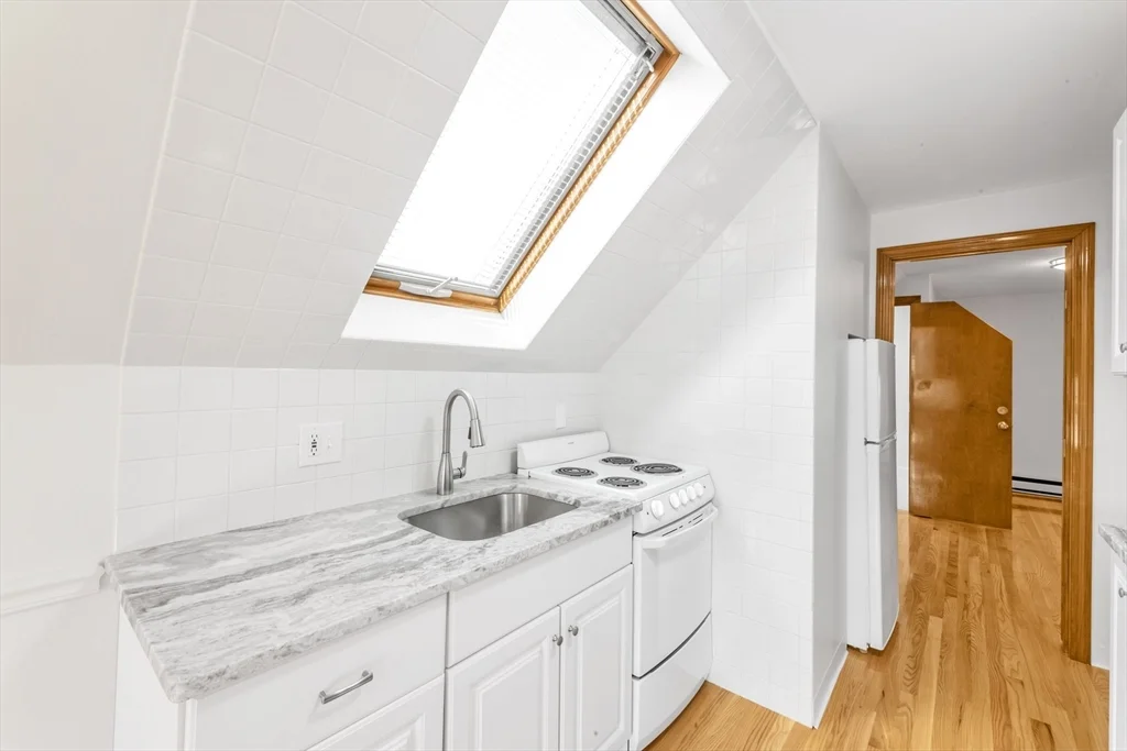 1 bed, 1 bath apartment for rent at 227 Belgrade Unit 3, Roslindale — photo 4 of 15