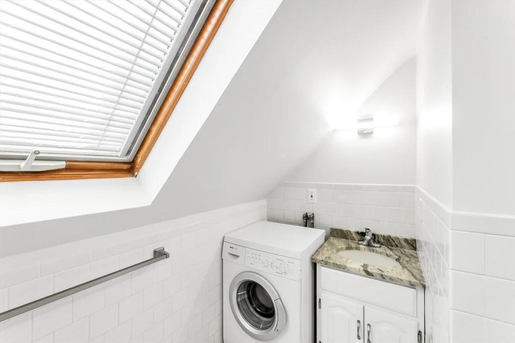 1 bed, 1 bath apartment for rent at 227 Belgrade Unit 3, Roslindale — photo 10 of 15