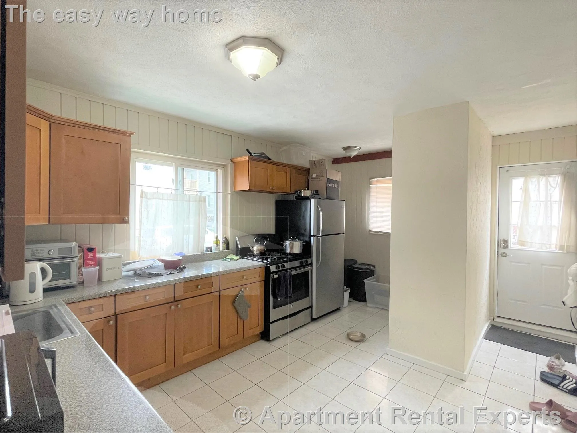 4 bed, 1 bath apartment for rent at 227 Boston Ave Unit 1, Tufts