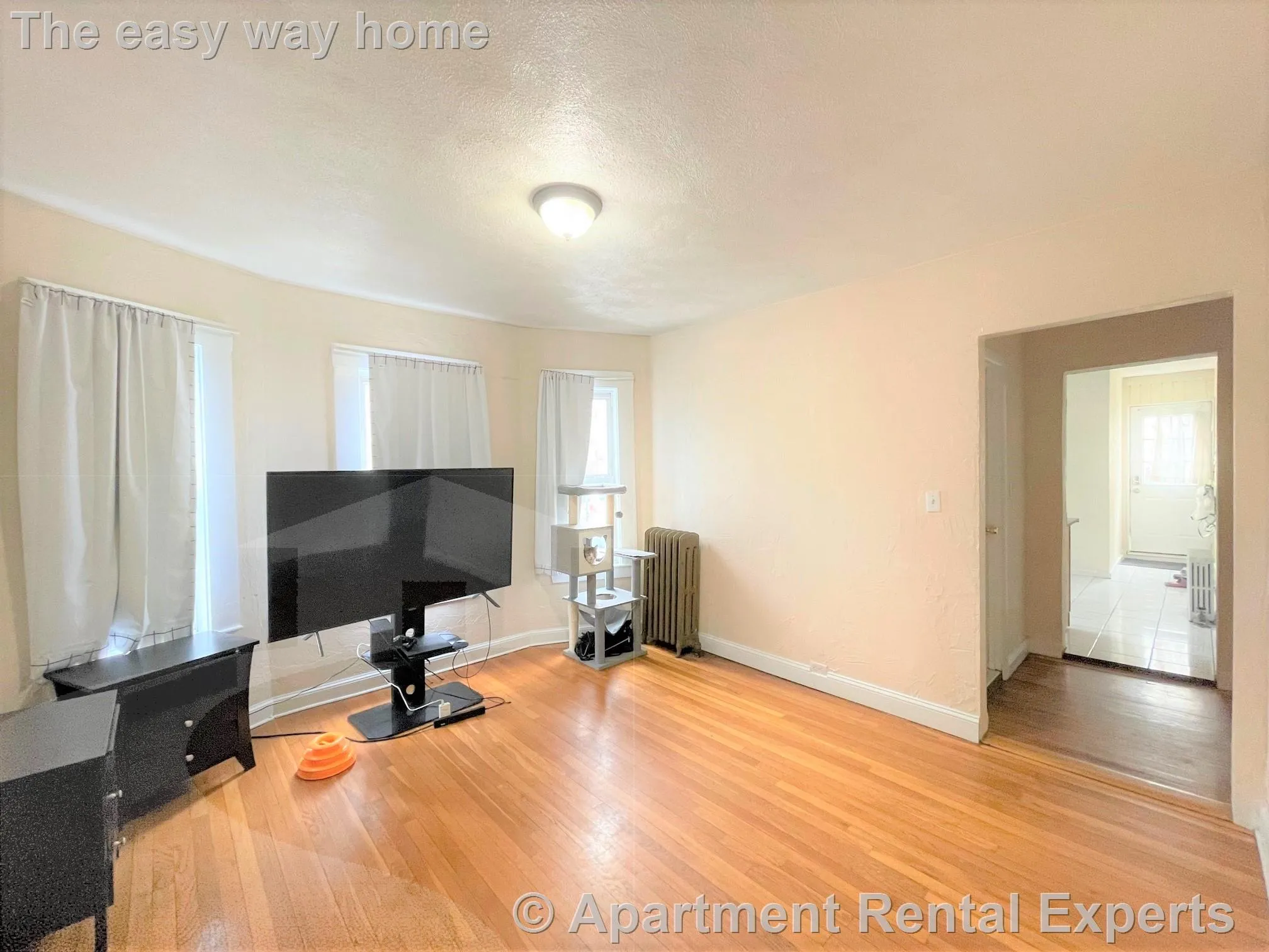 4 bed, 1 bath apartment for rent at 227 Boston Ave Unit 1, Tufts — photo 3 of 8