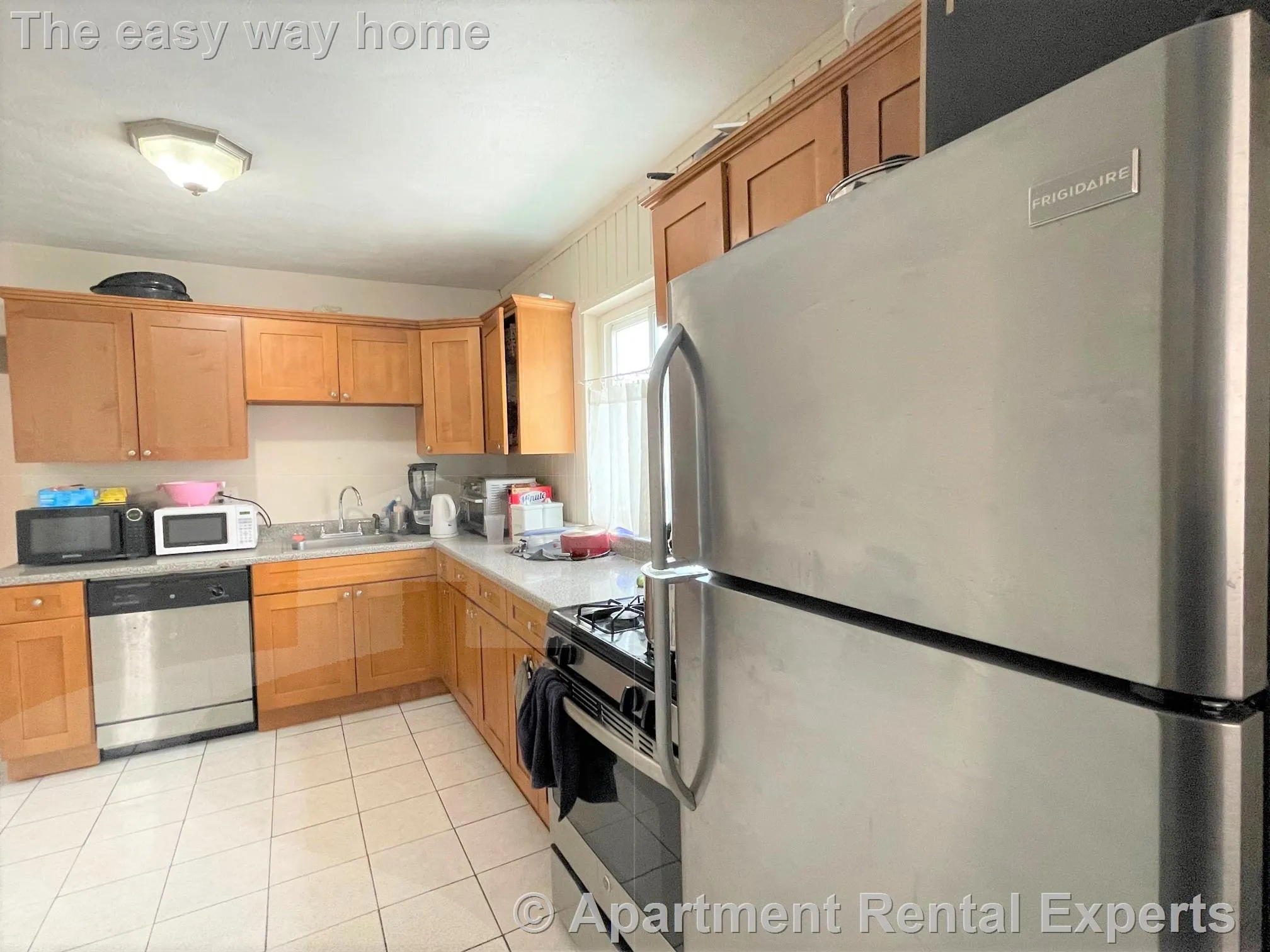 4 bed, 1 bath apartment for rent at 227 Boston Ave Unit 1, Tufts — photo 2 of 8