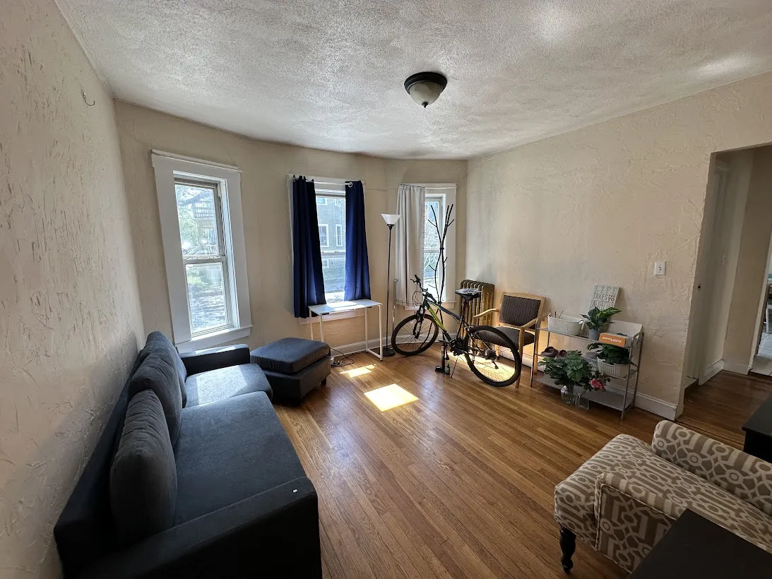 4 bed, 1 bath apartment for rent at 227 Boston Ave Unit 227-1, Medford — photo 6 of 17