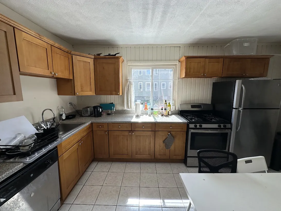 4 bed, 1 bath apartment for rent at 227 Boston Ave Unit 227-1, Medford — photo 2 of 17