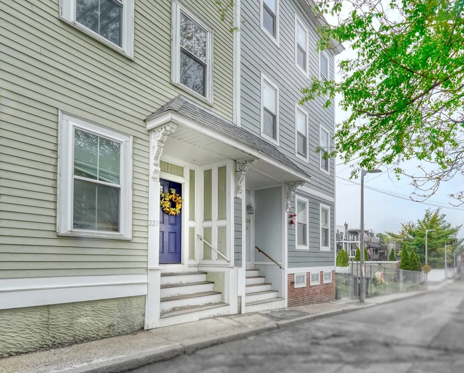 1 bed, 1 bath apartment for rent at 227 Bowen St Unit 1, South Boston — photo 1 of 14