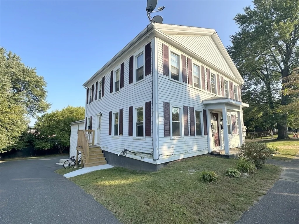 2 bed, 1 bath apartment for rent at 227 Bridge St Unit 3, Northampton — photo 2 of 19