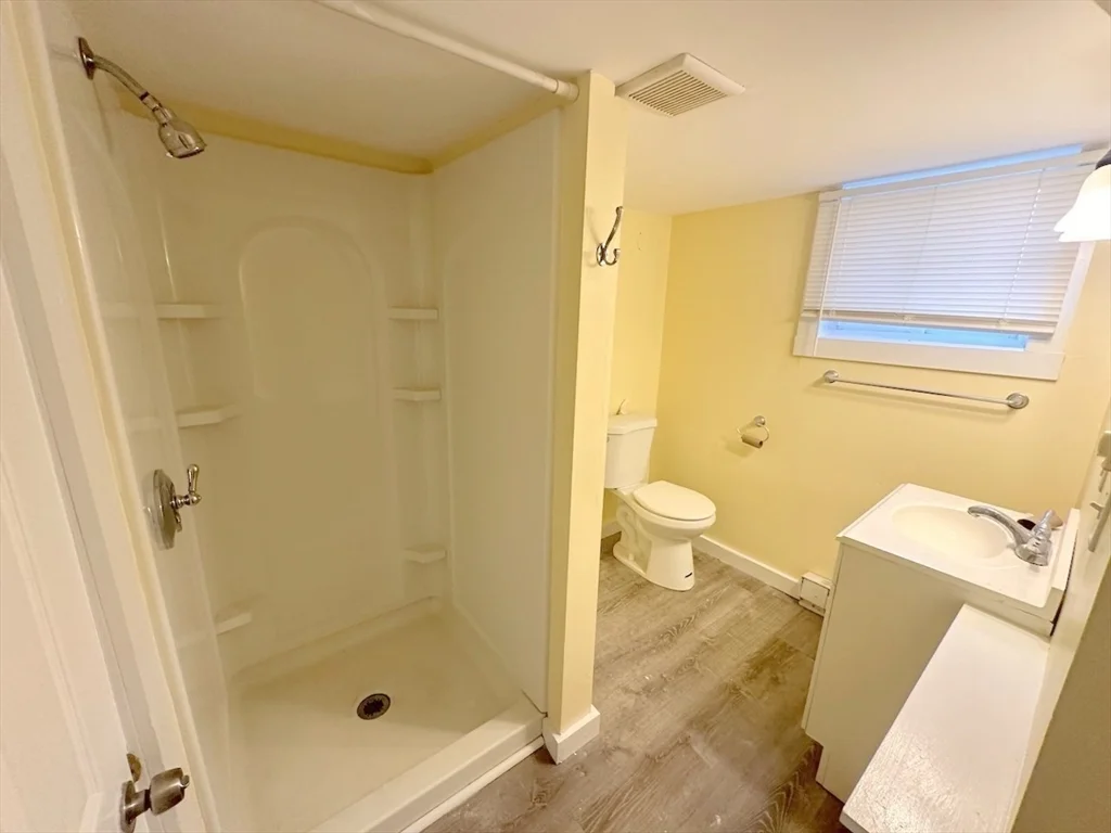 2 bed, 1 bath apartment for rent at 227 Bridge St Unit 3, Northampton — photo 12 of 19