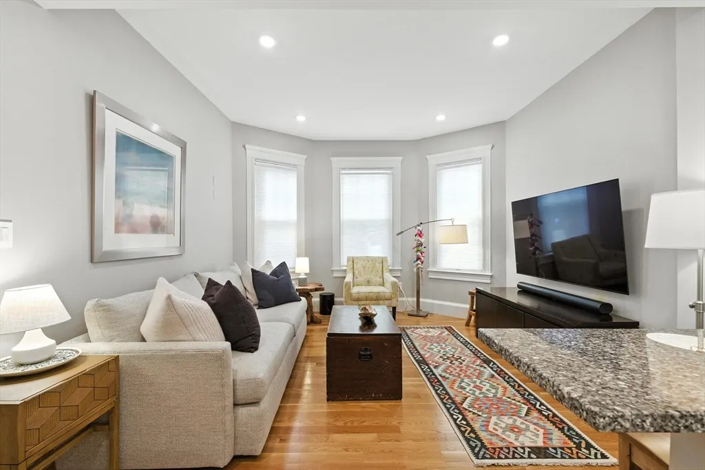 3 bed, 2 bath apartment for rent at 227 Centre St Unit 1, Dorchester — photo 1 of 14