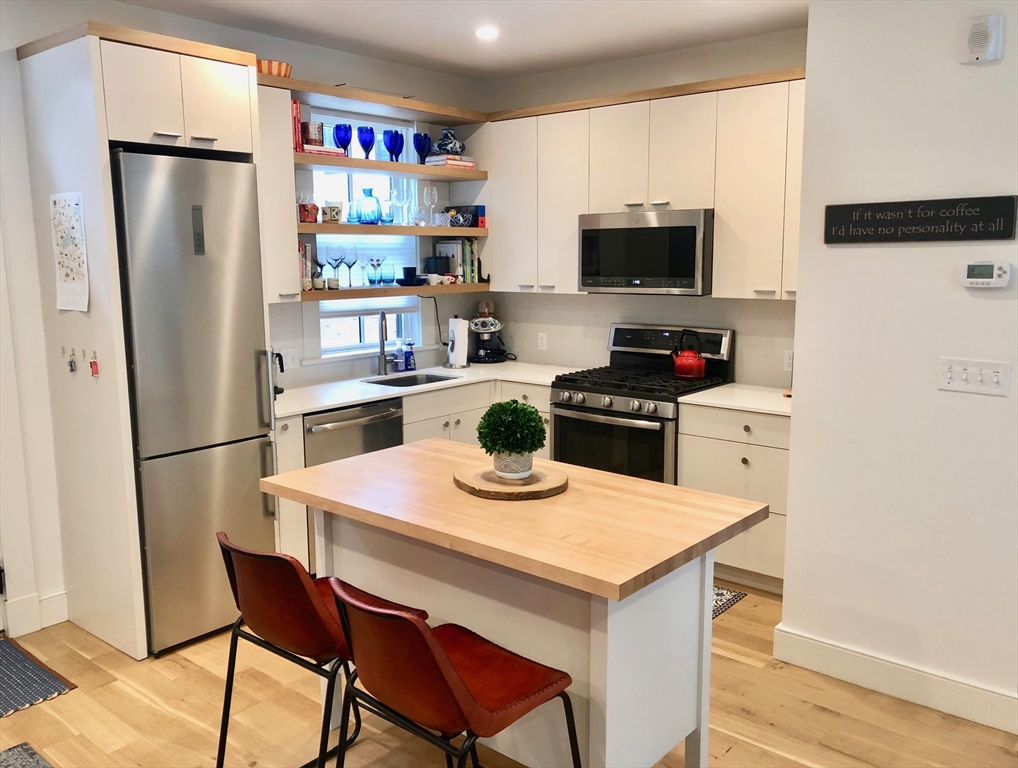 3 bed, 3 bath apartment for rent at 227 Concord Ave Unit 1, Cambridge — photo 2 of 10