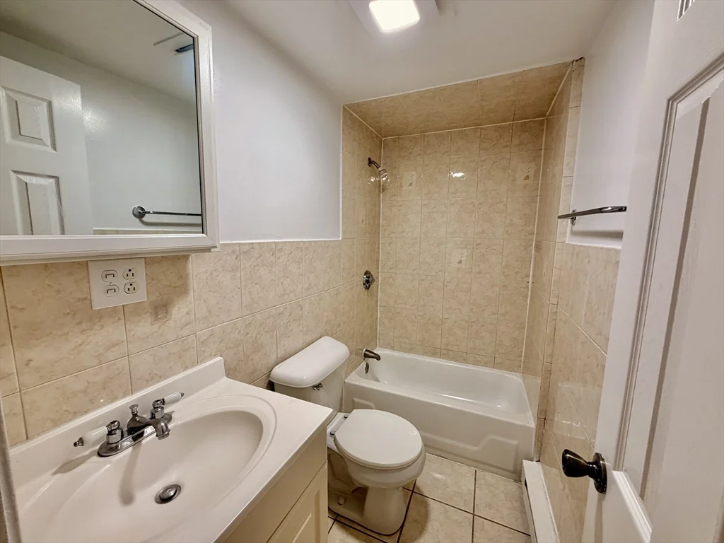 2 bed, 1 bath apartment for rent at 227 Everett St Unit 4, East Boston — photo 6 of 7