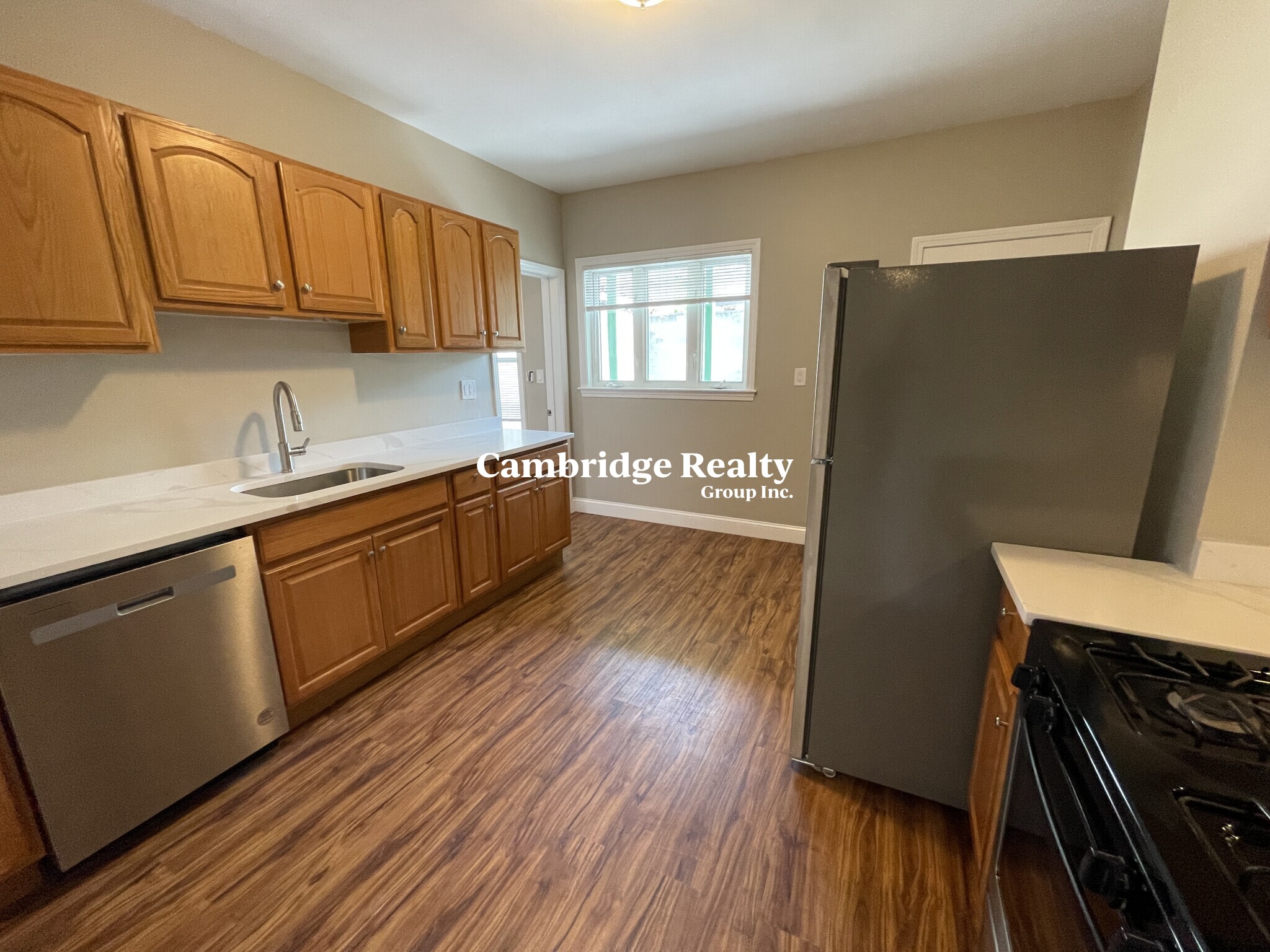3 bed, 2 bath apartment for rent at 227 Holland St Unit 1T, Teele Square — photo 2 of 28