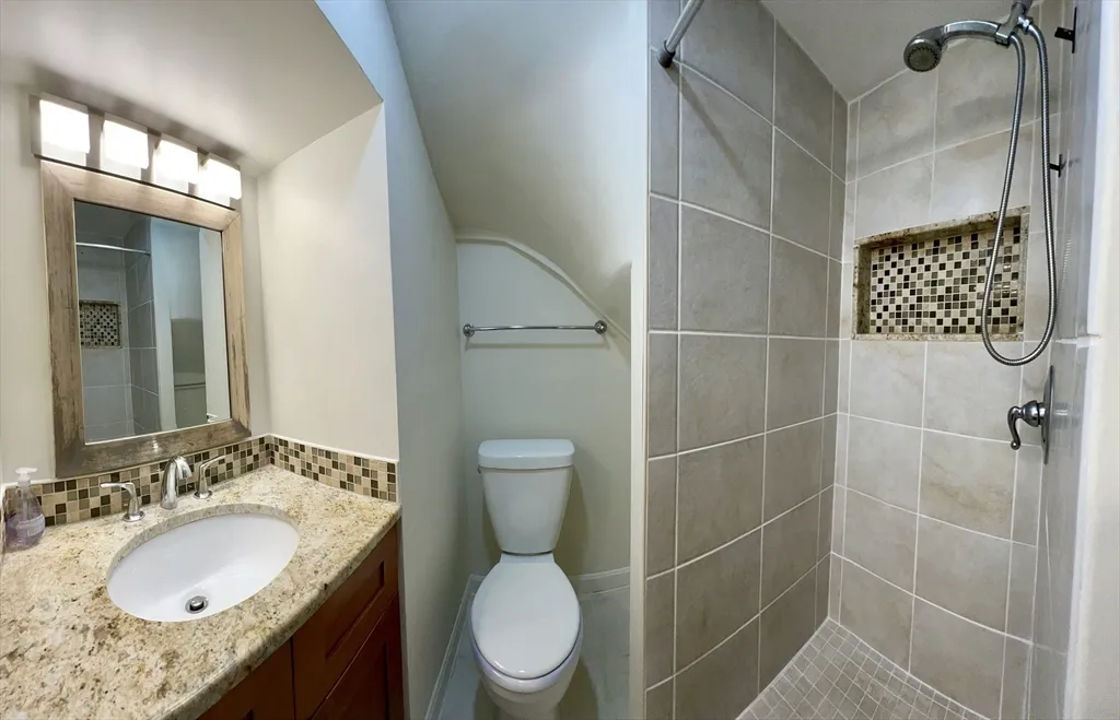 2 bed, 1 bath apartment for rent at 227 Hurley St Unit 1, East Cambridge — photo 23 of 27