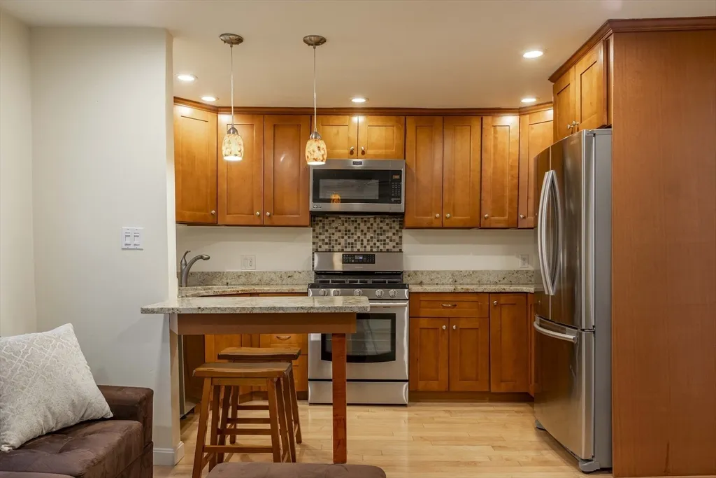 2 bed, 1 bath apartment for rent at 227 Hurley St Unit 1, East Cambridge — photo 8 of 27