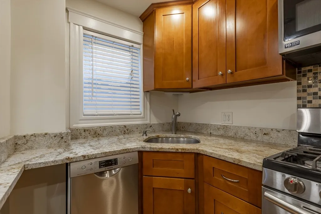 2 bed, 1 bath apartment for rent at 227 Hurley St Unit 1, East Cambridge — photo 13 of 27