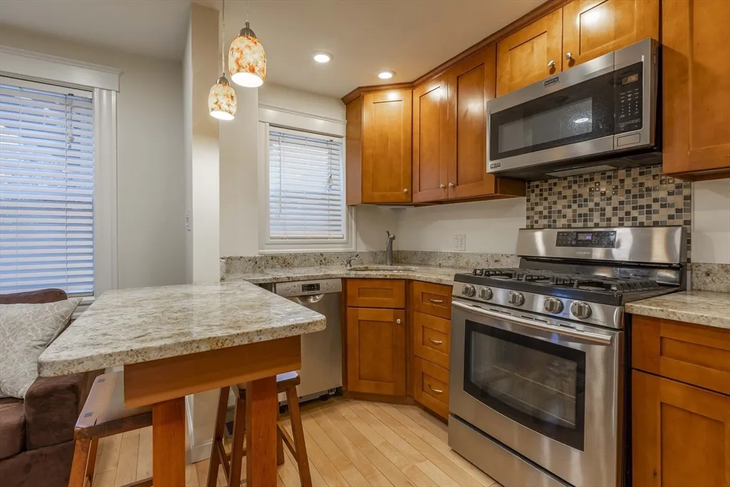 2 bed, 1 bath apartment for rent at 227 Hurley St Unit 1, East Cambridge — photo 11 of 27