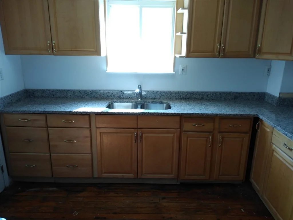 4 bed, 1 bath apartment for rent at 227 Main St Unit 227, Blackstone — photo 2 of 9