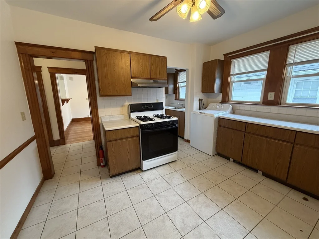 2 bed, 1 bath apartment for rent at 227 Riverside Ave Unit 2, Medford — photo 2 of 15