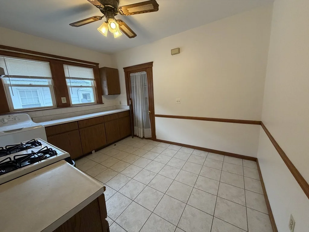 2 bed, 1 bath apartment for rent at 227 Riverside Ave Unit 2, Medford — photo 5 of 15