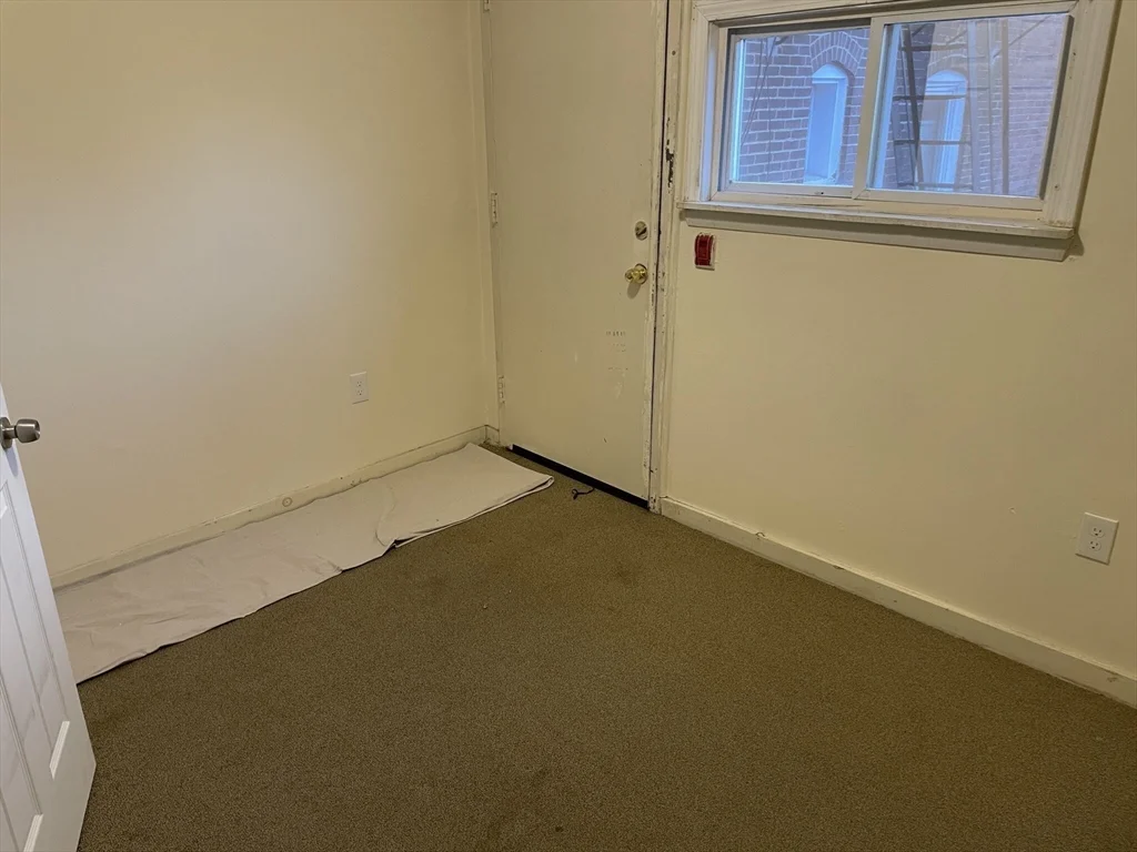 7 bed, 3 bath apartment for rent at 227 Roxbury St Unit 2, Roxbury — photo 19 of 23