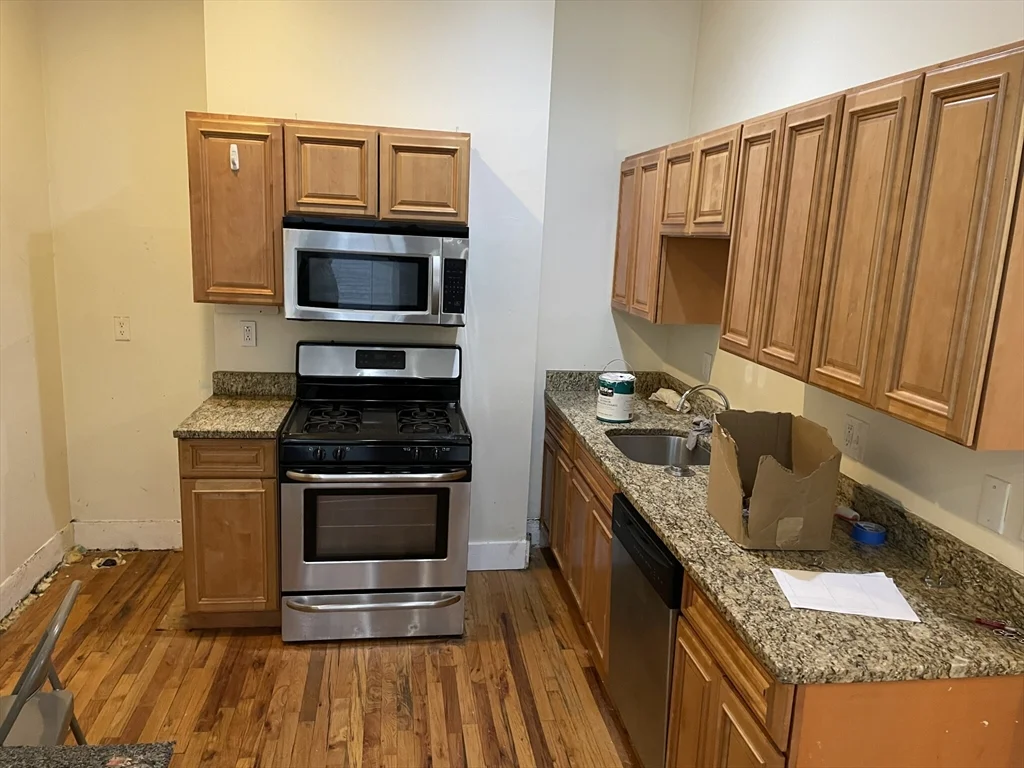 7 bed, 3 bath apartment for rent at 227 Roxbury St Unit 2, Roxbury