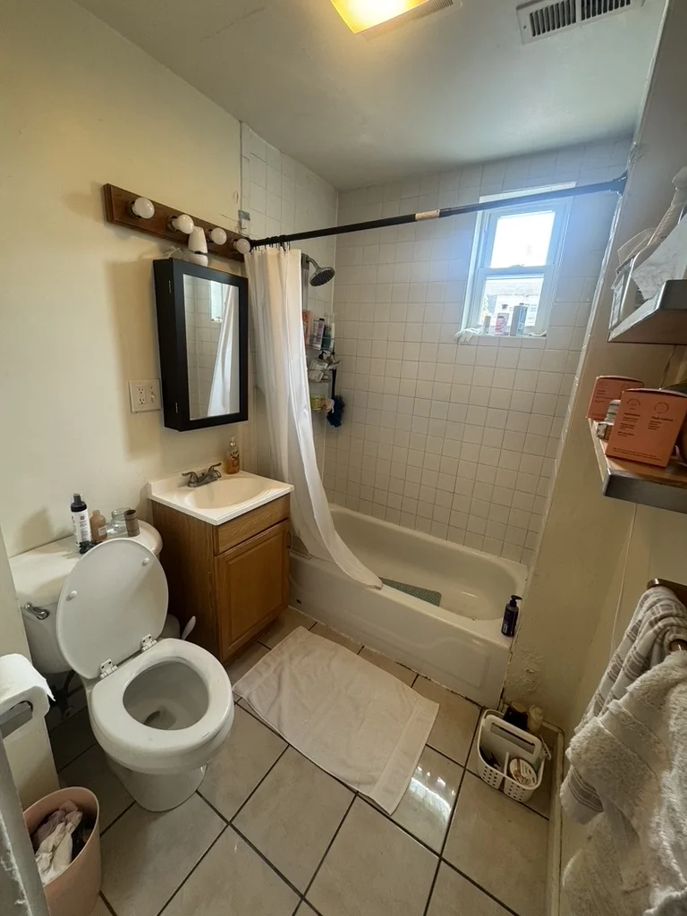 3 bed, 1 bath apartment for rent at 227 Roxbury St Unit 227#4, Roxbury — photo 7 of 7