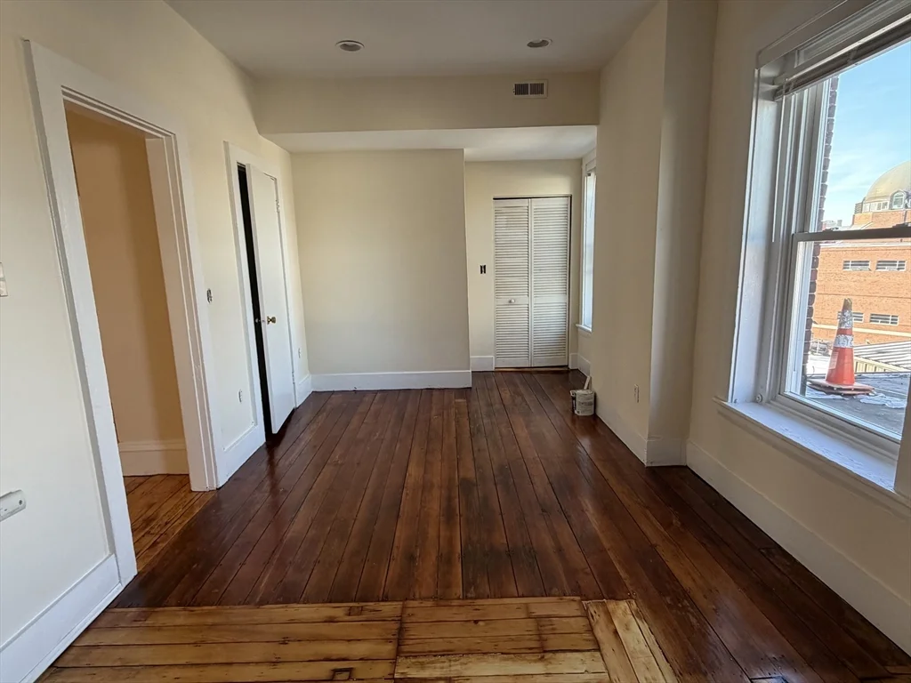3 bed, 1 bath apartment for rent at 227 Roxbury St Unit 4, Roxbury — photo 1 of 7