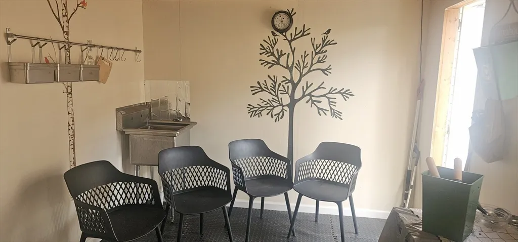 1 bed, 1 bath apartment for rent at 227 Thurber Ave, Attleboro — photo 12 of 13