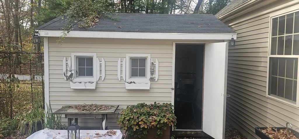 1 bed, 1 bath apartment for rent at 227 Thurber Ave, Attleboro — photo 10 of 13