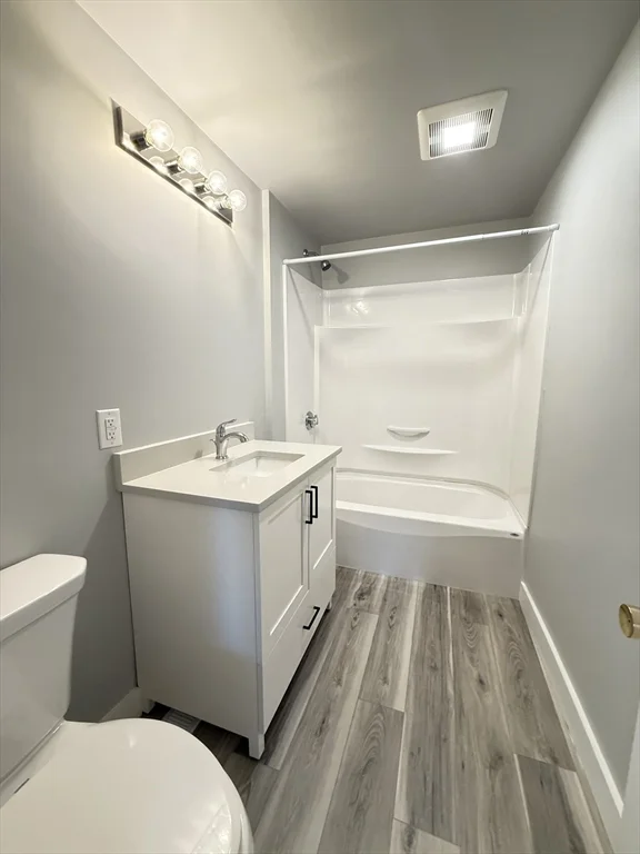 1 bed, 1 bath apartment for rent at 227 White St Unit F1-R, Pawtucketville — photo 6 of 11