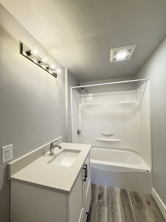 1 bed, 1 bath apartment for rent at 227 White St Unit F1-R, Pawtucketville — photo 8 of 11