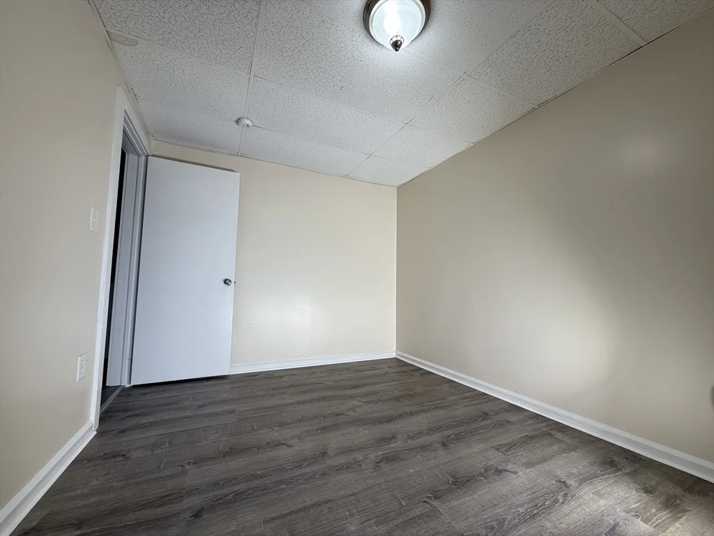 1 bed, 1 bath apartment for rent at 227 White St Unit F2-R, Pawtucketville — photo 10 of 10