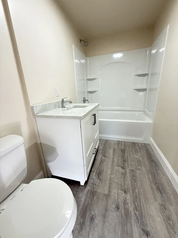 1 bed, 1 bath apartment for rent at 227 White St Unit F2-R, Pawtucketville — photo 5 of 10